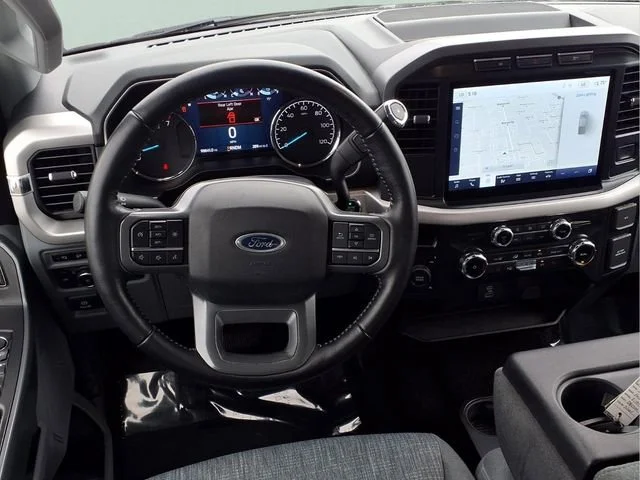 Used 2022  Ford XL image 4