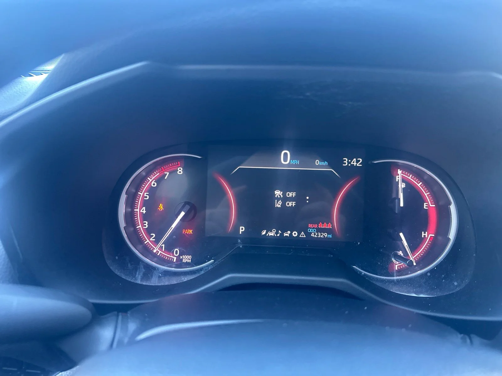 Used 2025 White Toyota LE image 11