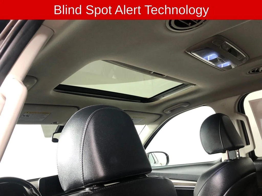 Used 2022 Black Kia EX image 18