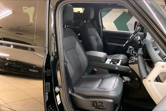 Certified Used 2023 Black Land Rover X-Dynamic SE image 6