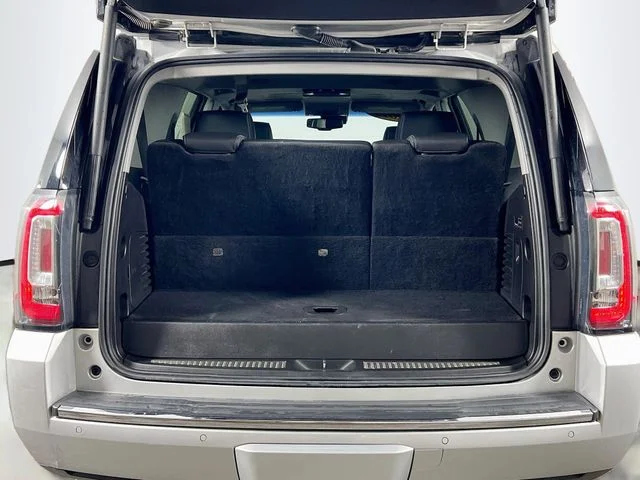 Used 2019 Silver GMC Denali image 28