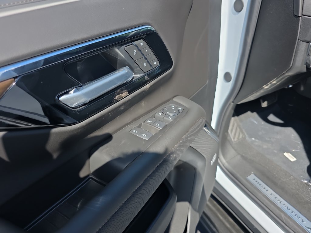 2026 Chevrolet Suburban High Country - Photo 11
