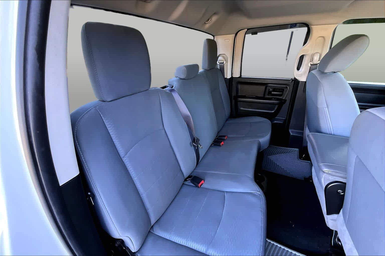 Used 2019 Bright White Clearcoat Ram Express image 20