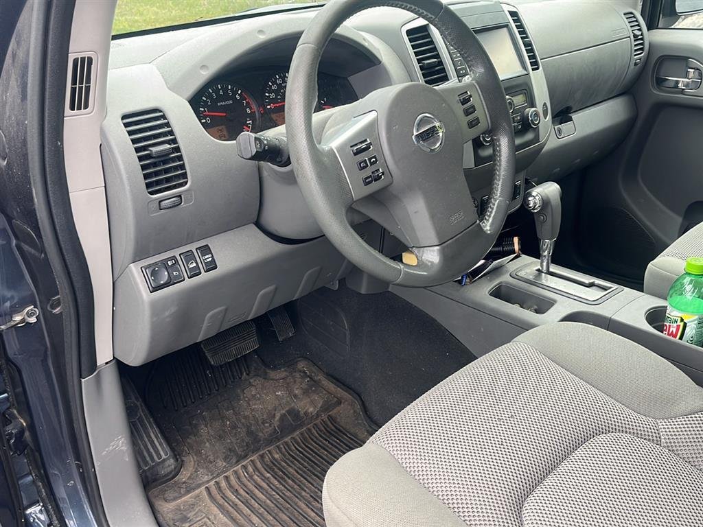 Used 2019 Arctic Blue Metallic Nissan SV image 10