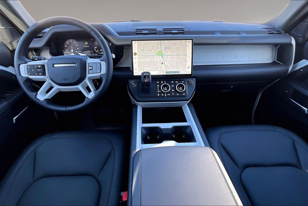 New 2026 FUJI WHITE Land Rover S image 5