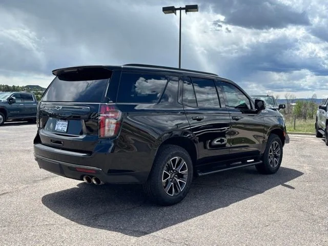Used 2022 Black Chevrolet Z71 image 5
