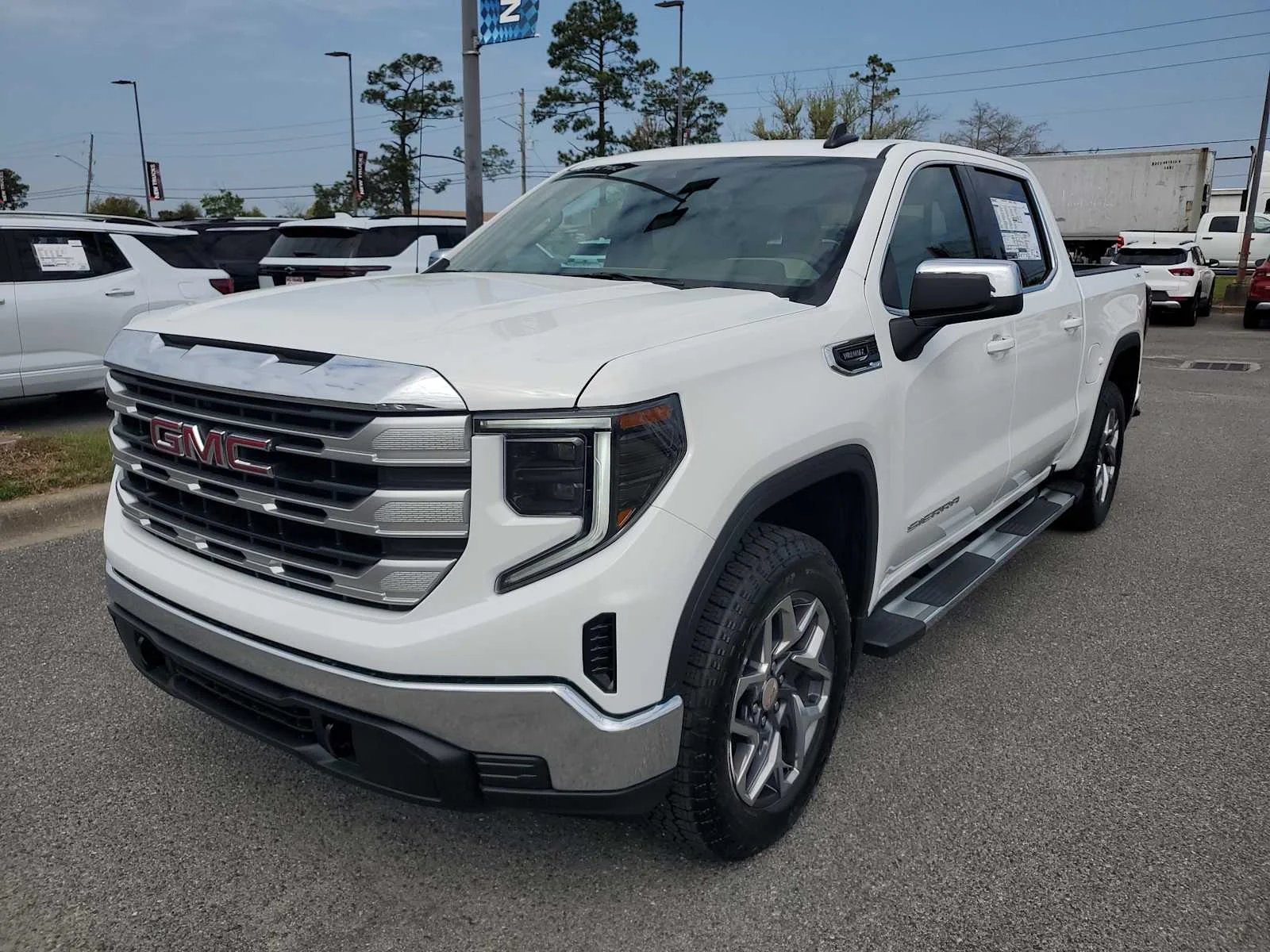 New 2026 Summit White GMC SLE image 1