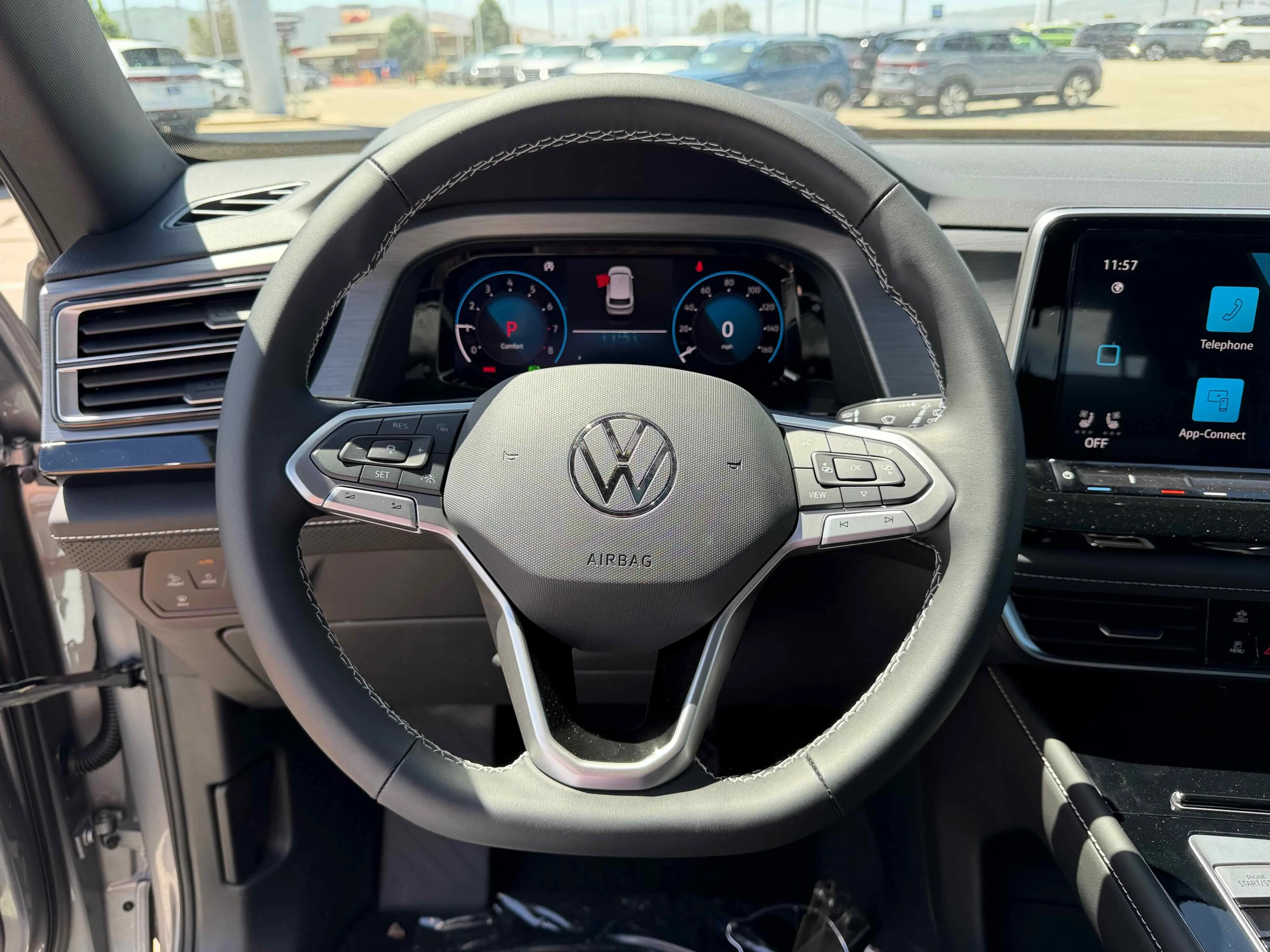 New 2026 Silver Mist Volkswagen 2.0T SE w/Technology image 16