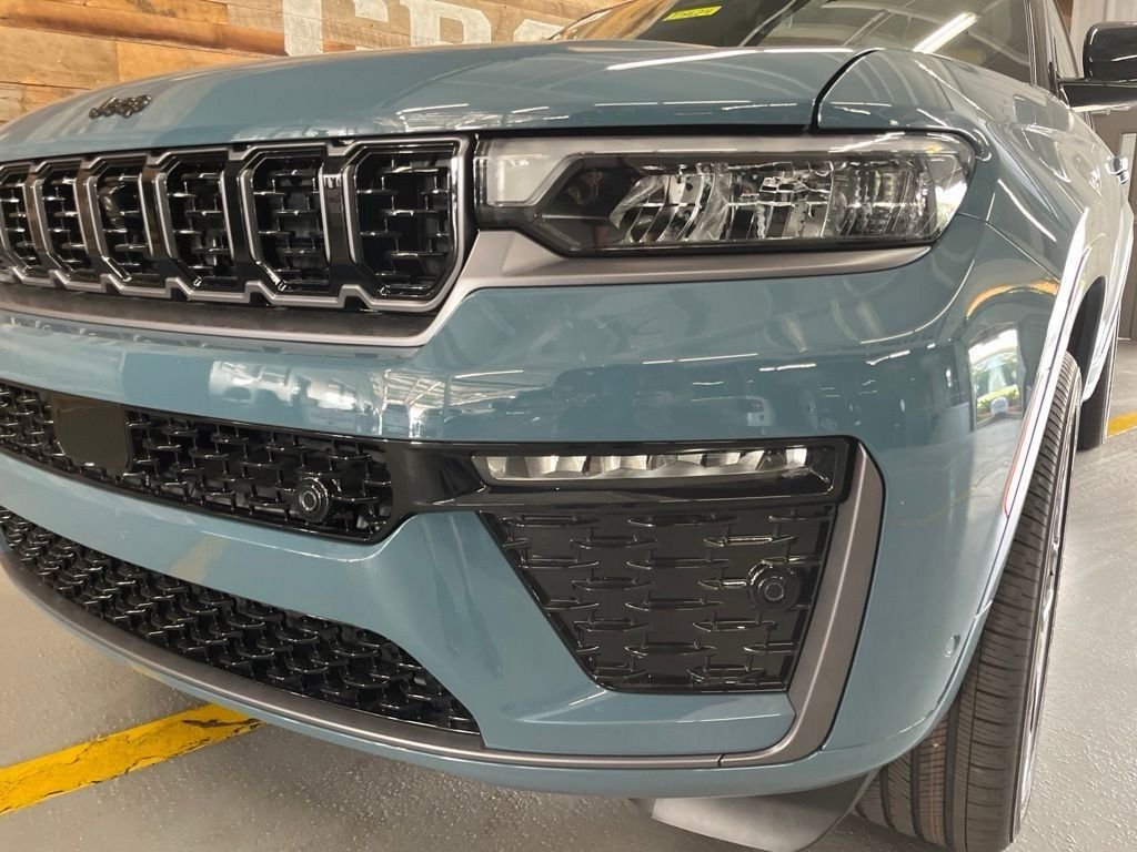 New 2026 Steel Blue Exterior Paint Jeep Summit image 10