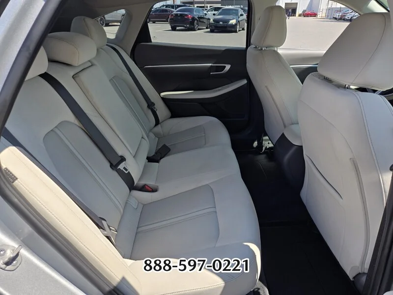 Used 2025 Silver HYUNDAI SEL image 17
