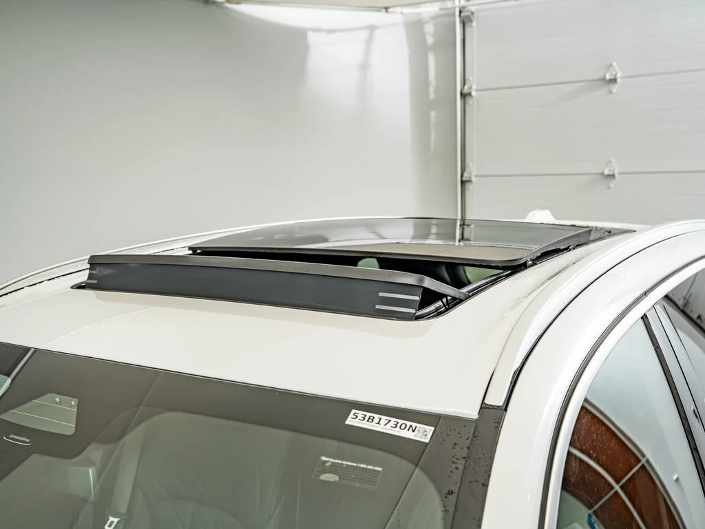 New 2026 Mineral White Metallic BMW xDrive40i image 16