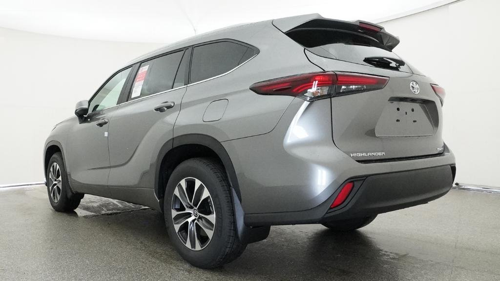 New 2026 Heavy Metal Toyota XLE image 14