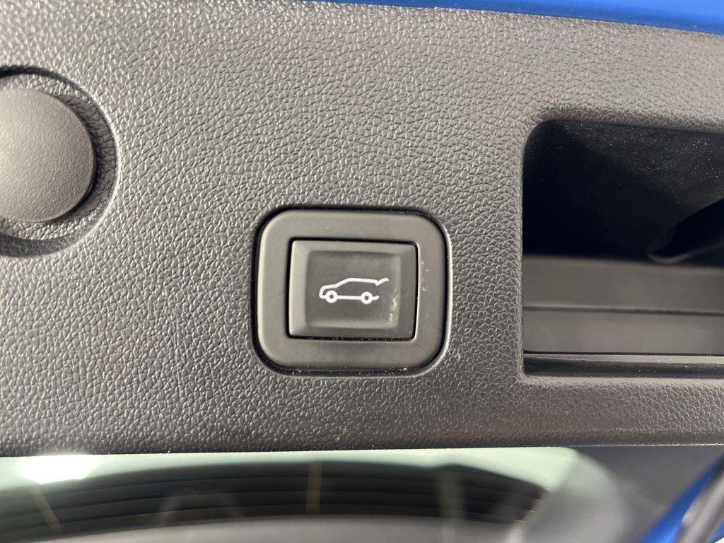 Used 2025 Blue Metallic Chevrolet ACTIV image 23