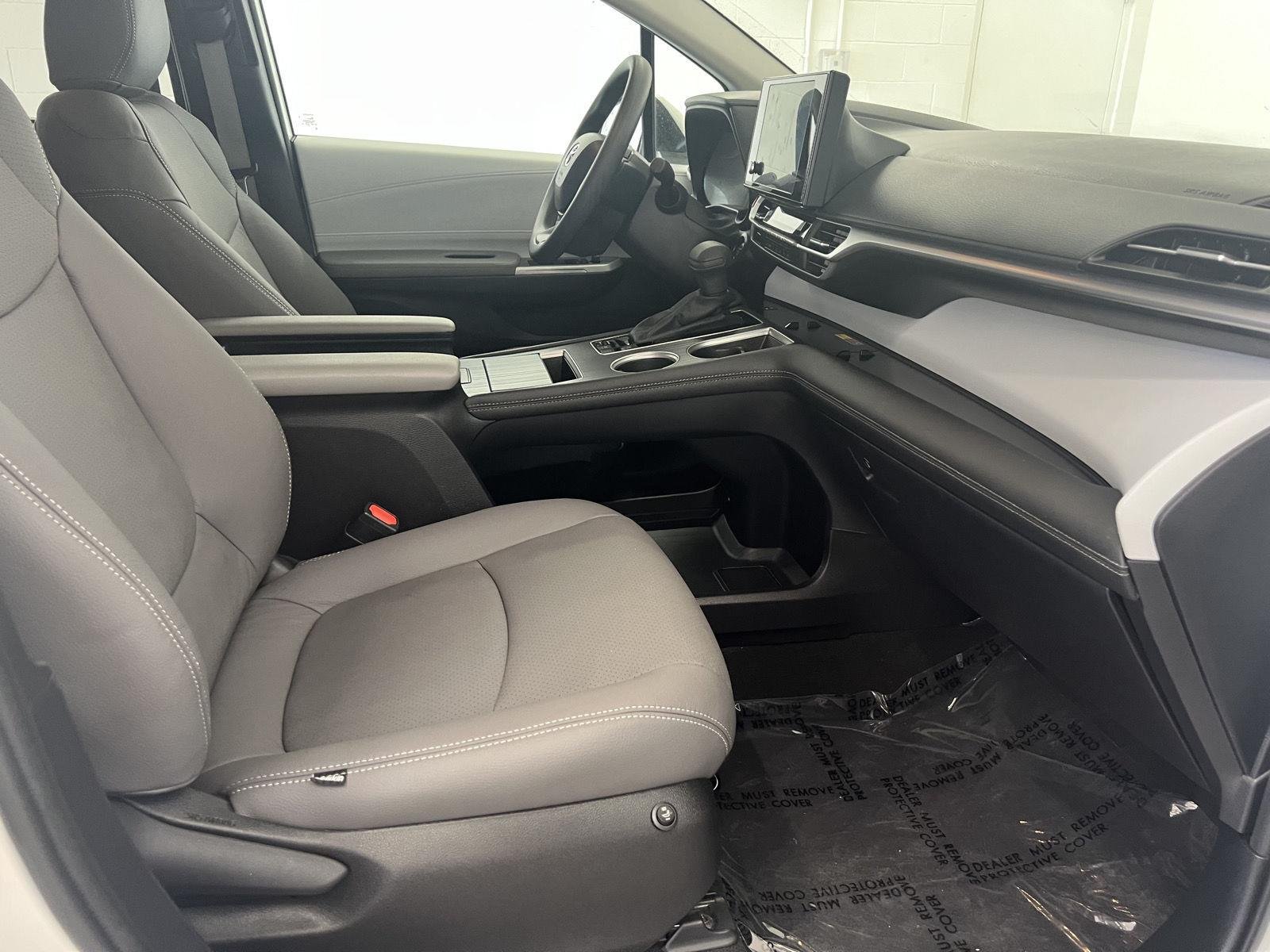 Used 2025 Ice Cap Toyota LE image 25