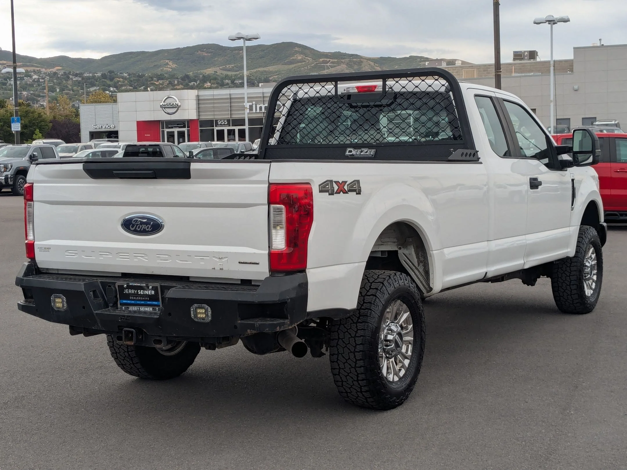 Used 2017 Oxford White Ford XL image 5