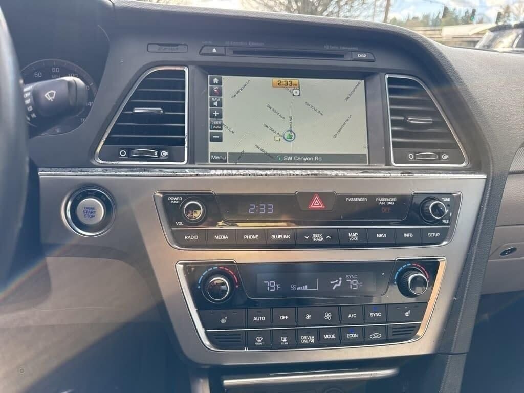 Used 2016 Black Hyundai Base image 21