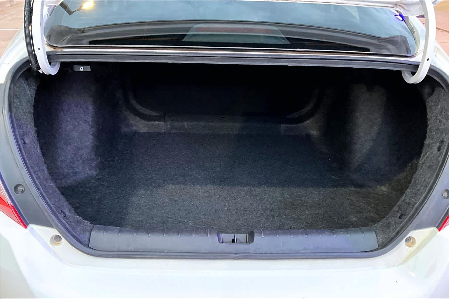 Used 2016 Taffeta White Honda LX image 29