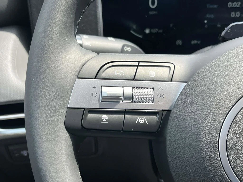 New 2026 White Hyundai SEL Premium image 15