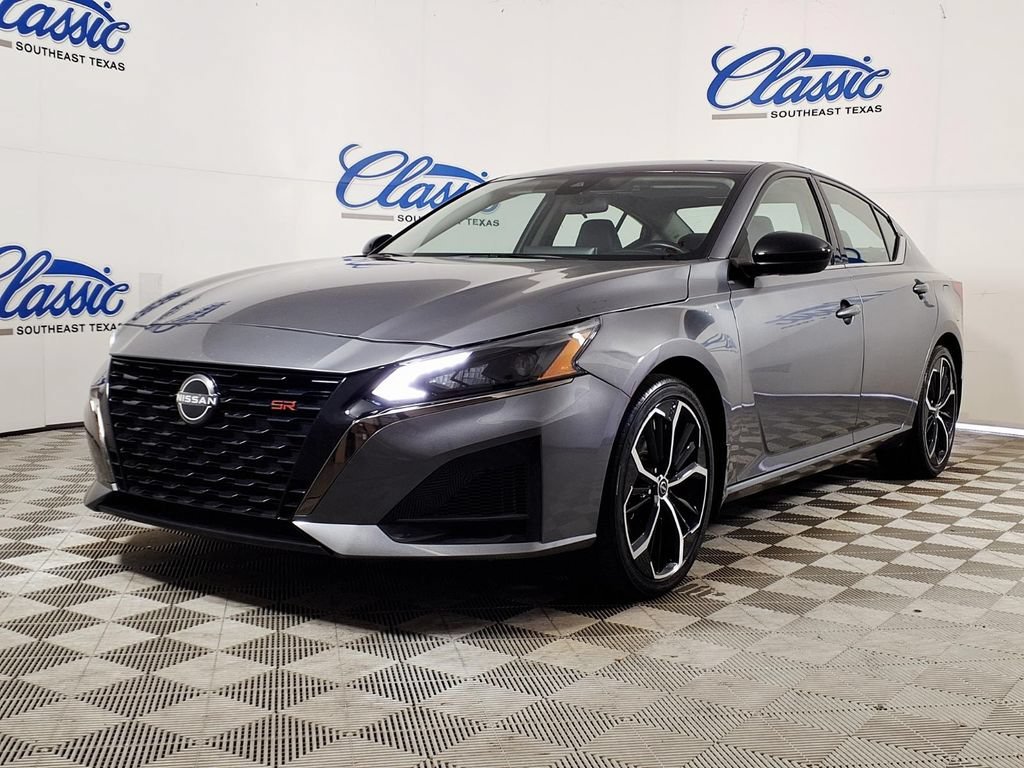 Used 2025 Gun Metallic Nissan SR image 5