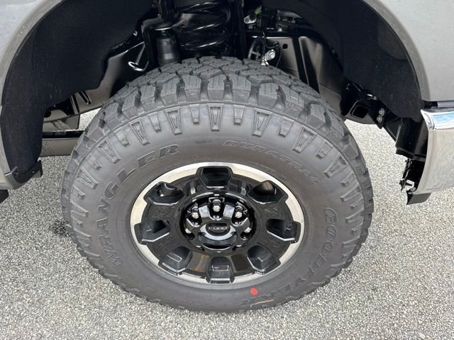 New 2026 Carbonized Gray Metallic Ford XLT image 12
