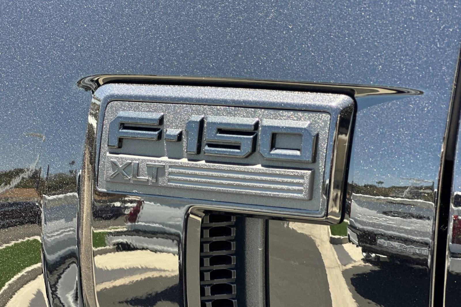 New 2026 Agate Black Metallic Ford XLT image 25