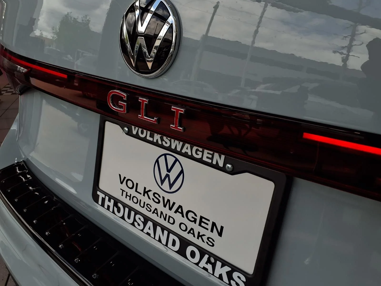 New 2026 Monument Gray W/Deep Black Roof Volkswagen 2.0T Autobahn image 9