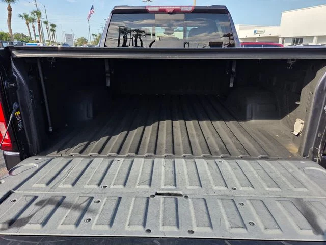 Used 2022 Silver GMC Denali image 15