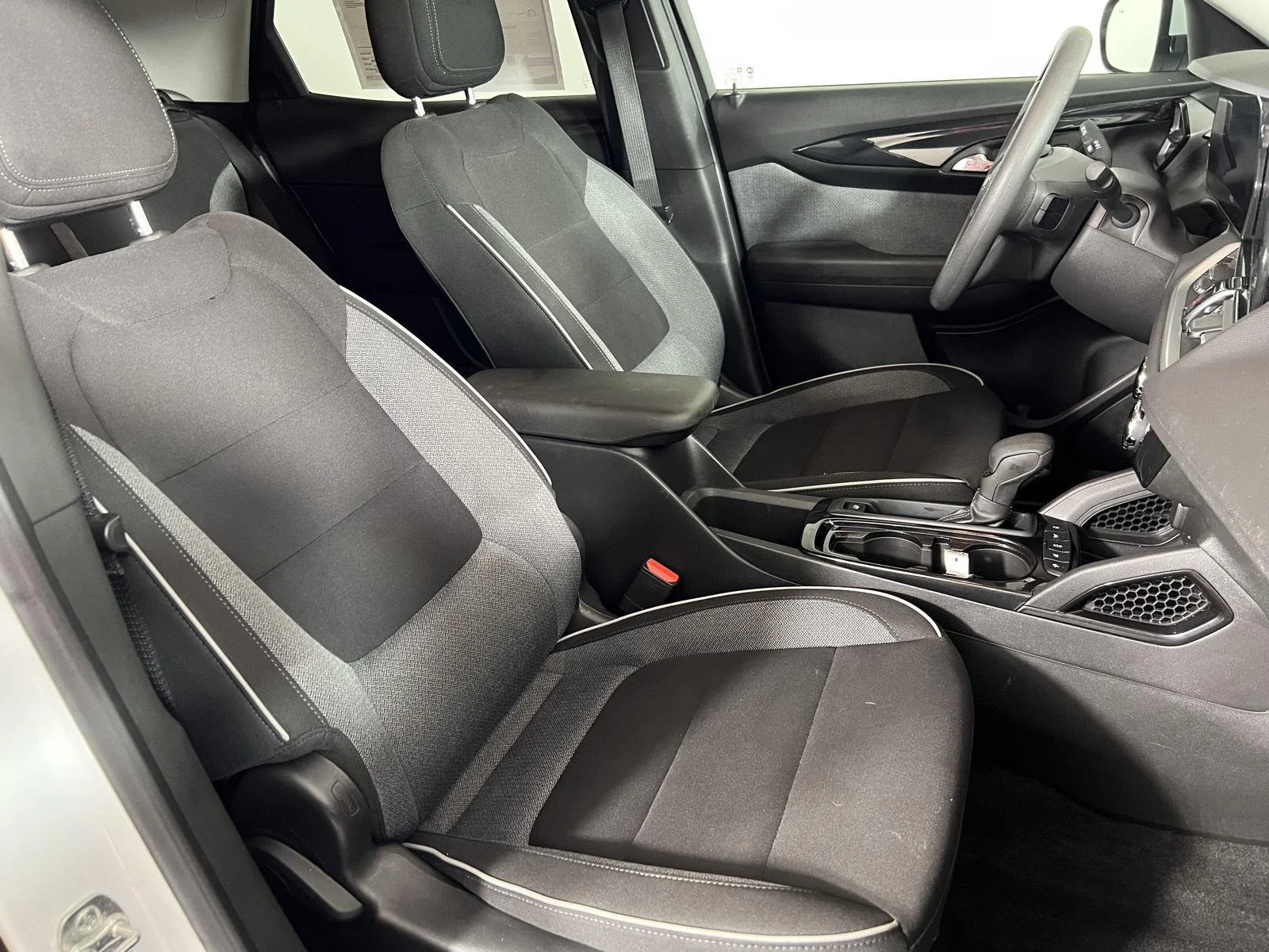 Used 2024 Summit White Chevrolet LT image 18