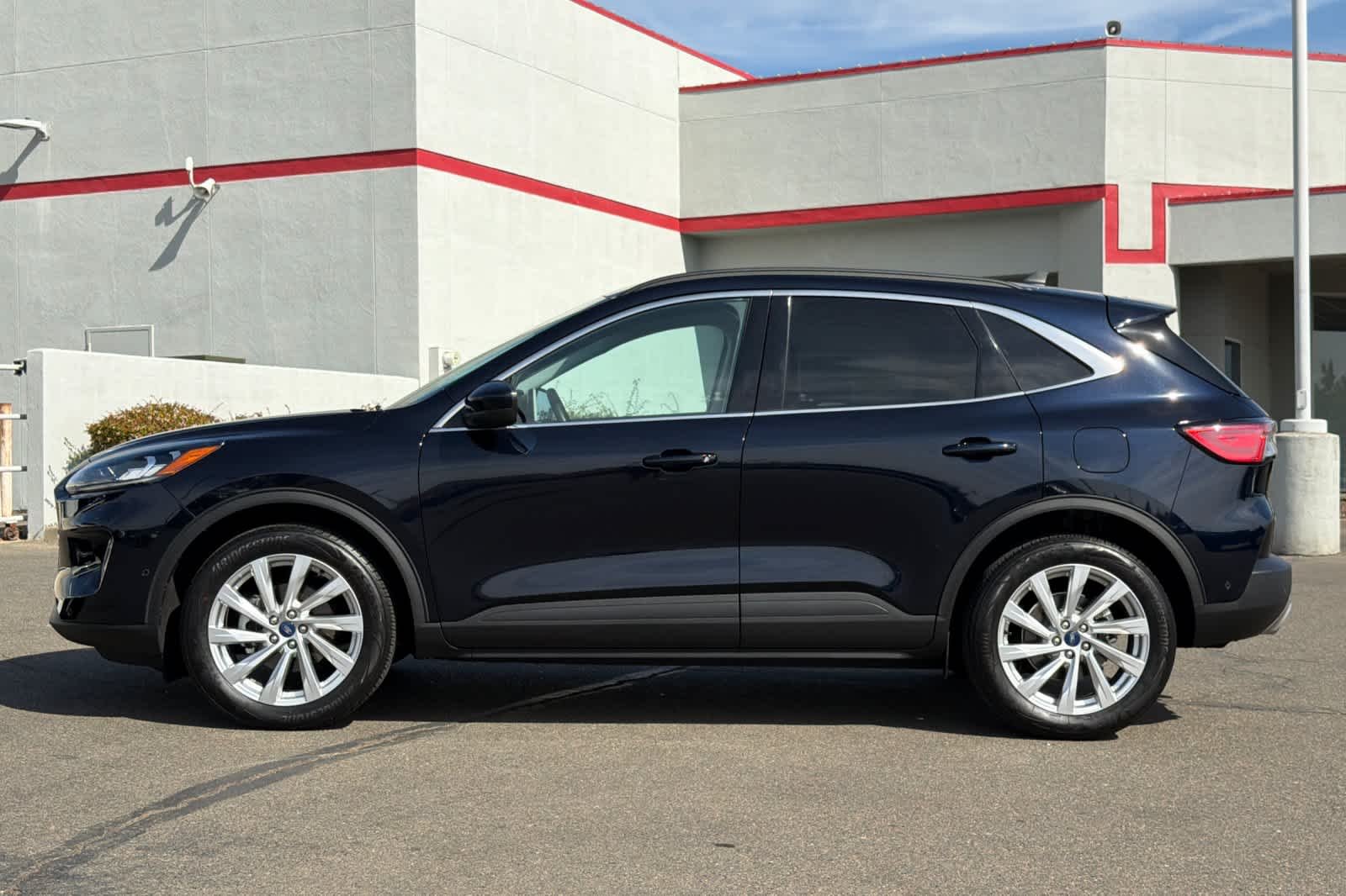 Used 2021 Antimatter Blue Metallic Ford Titanium image 9