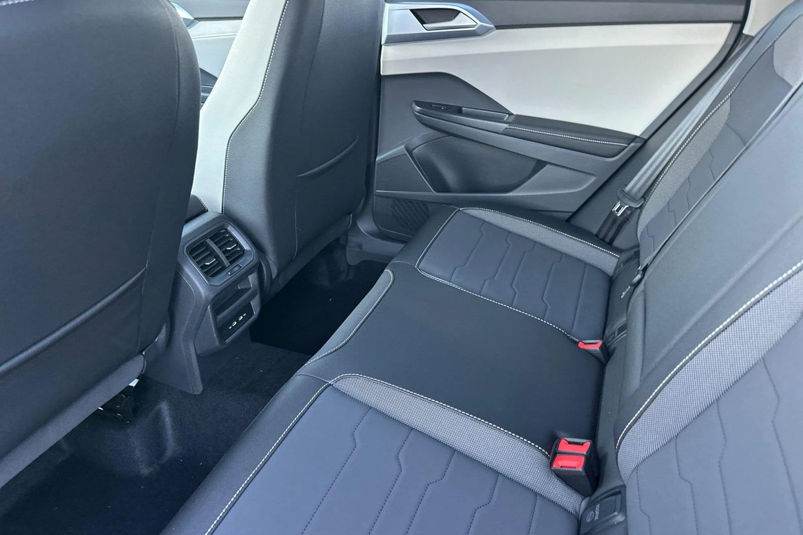 New 2026 Monument Gray Volkswagen SE image 12