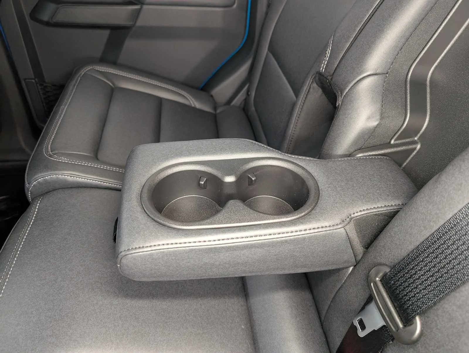 New 2025 Velocity Blue Metallic Ford Badlands® image 16