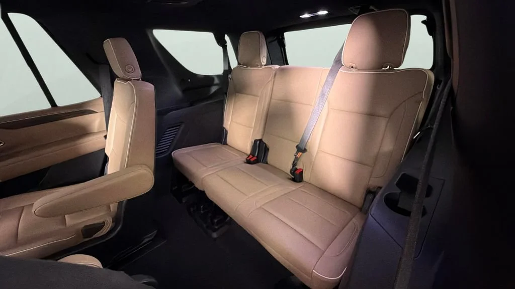 Used 2023 Iridescent Pearl Tricoat Chevrolet Premier image 28