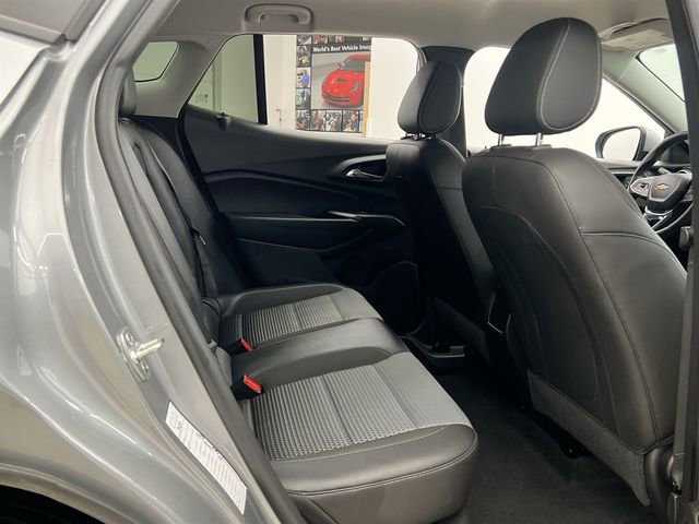 2025 Chevrolet Trax LT - Photo 17