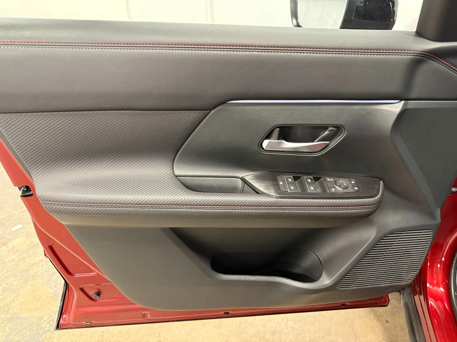 Used 2025 Red Nissan SR image 19