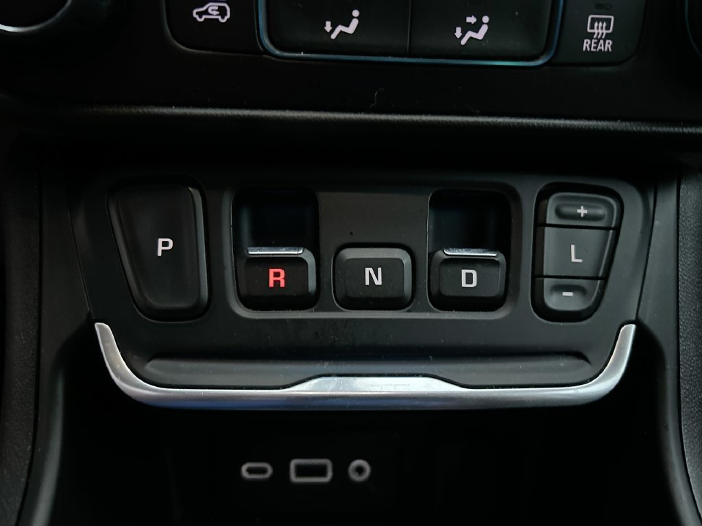 Used 2018 QUICKSILVER METALLIC GMC SLE image 17