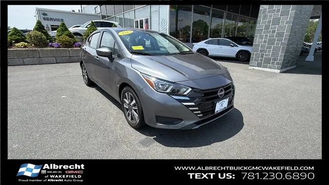 2023 Nissan Versa 1.6 SV CVT's photo