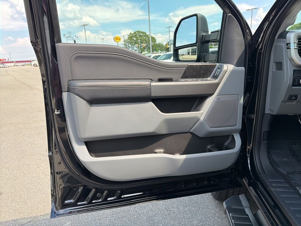 New 2026 Agate Black Metallic Ford F-250® XLT image 12
