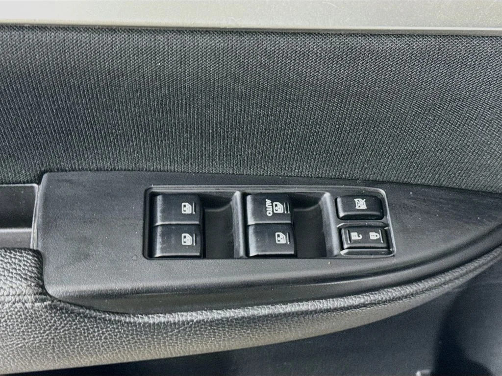 Used 2013 Silver Subaru 2.5i image 19