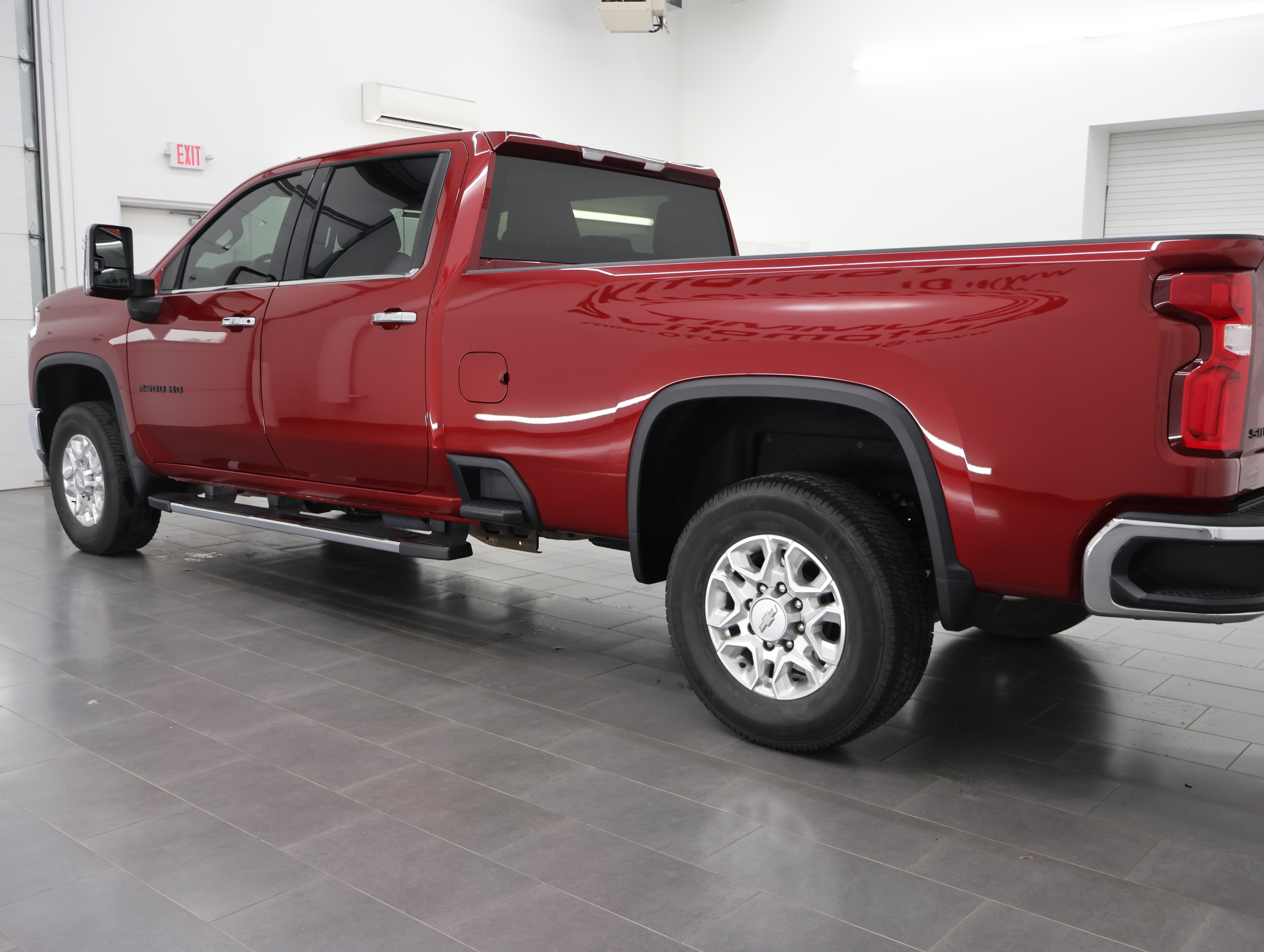 Used 2020 Cajun Red Tintcoat Chevrolet 4x4 Crew Cab LTZ: CREW-LONG-LTZ-6.6L DURAMAX-Z71-4WD- image 6