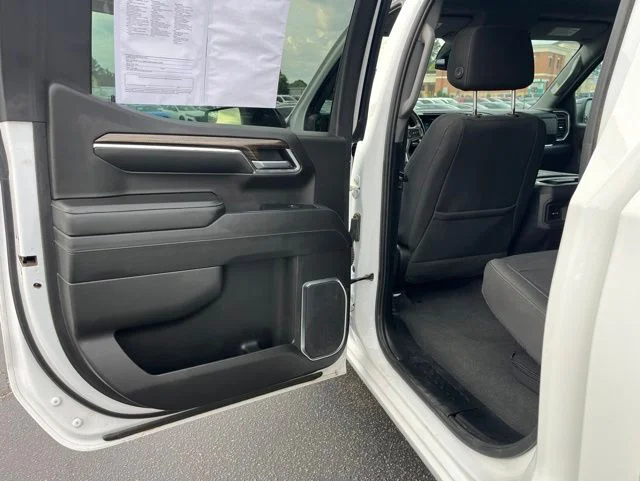 Used 2022 White Chevrolet LT Trail Boss image 9