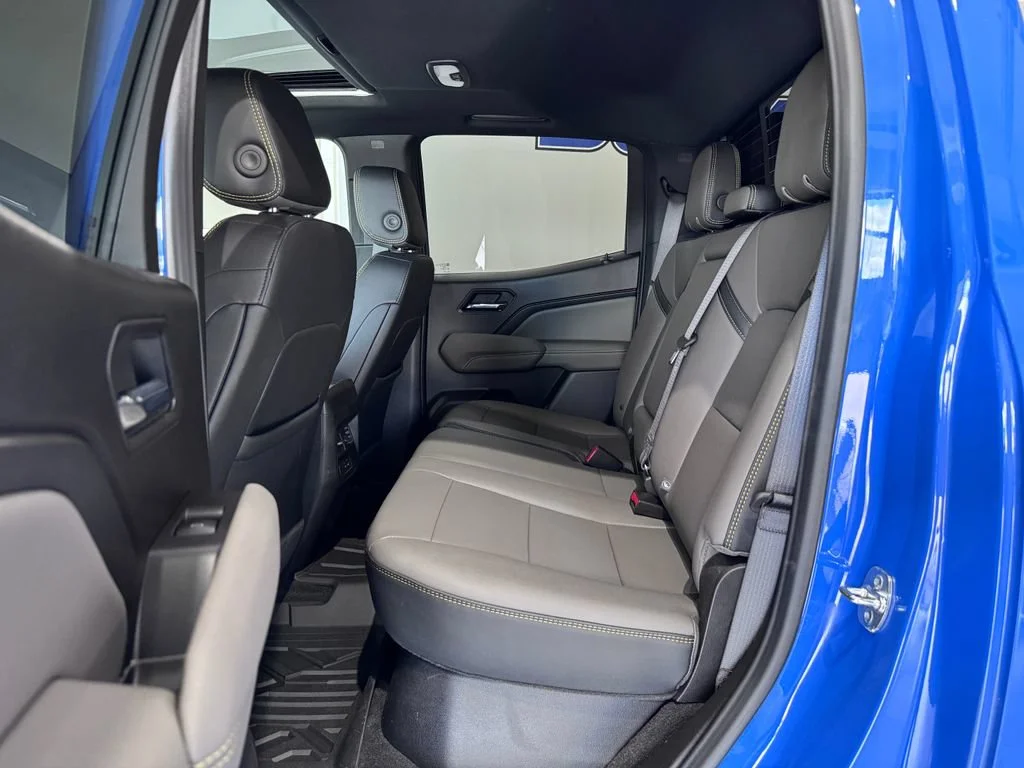 2025 Chevrolet Colorado ZR2 - Photo 11