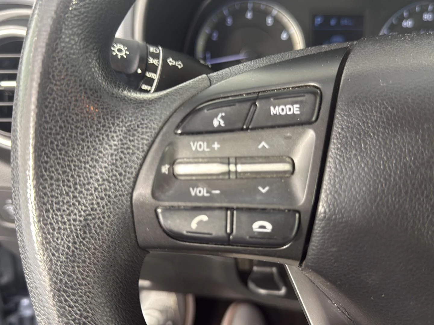Used 2020 Sonic Silver Hyundai SE image 14