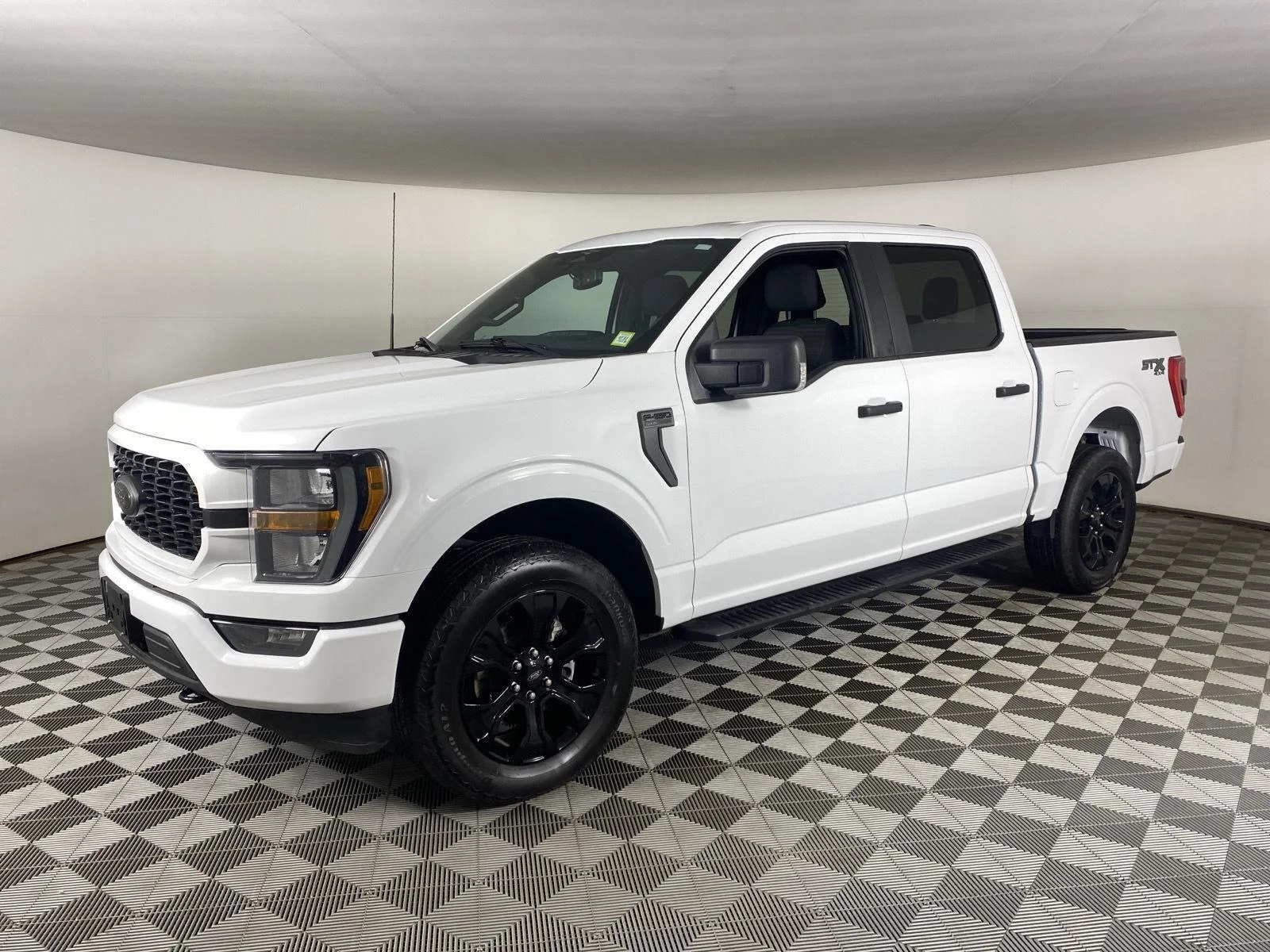 Used 2023 Oxford White Ford XL image 13