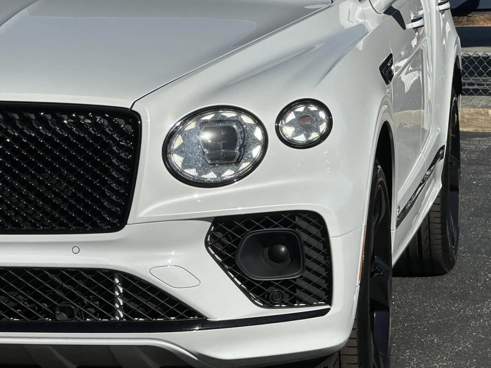 Used 2021 Ghost White Pearlescent Bentley V8 image 58