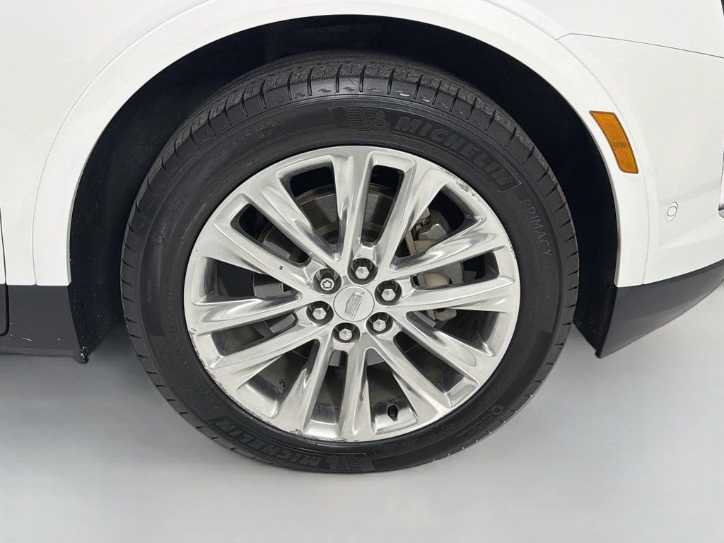 Used 2018 Crystal White Tricoat Cadillac AWD 4dr Platinum image 35