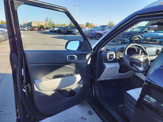 New 2026 Onyx Black Hyundai SEL image 28