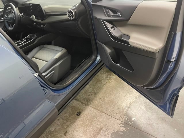 Used 2026 Lakeshore Blue Metallic Chevrolet LT image 21