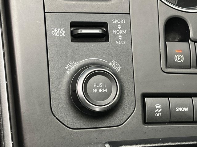Used 2022 Wind Chill Pearl Toyota XSE image 17