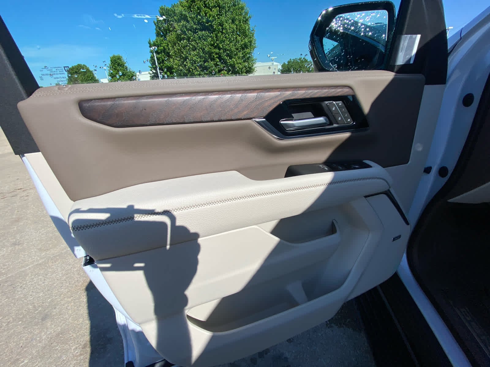 2026 GMC Yukon XL Denali - Photo 6