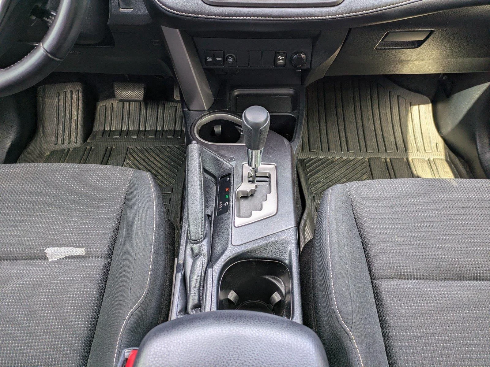 Used 2018 Magnetic Gray Metallic Toyota XLE image 19